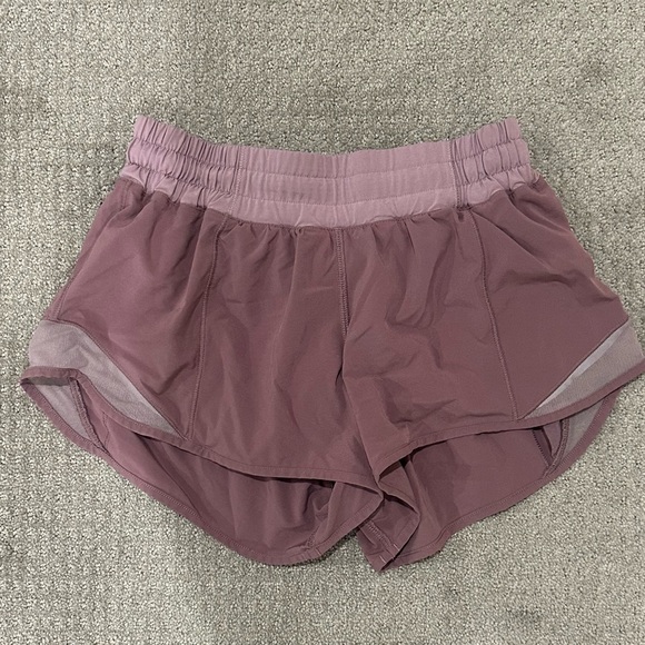 lululemon athletica Pants - Lululemon Mauve/Pink Hotty Hot Shorts 2.5” Size 4